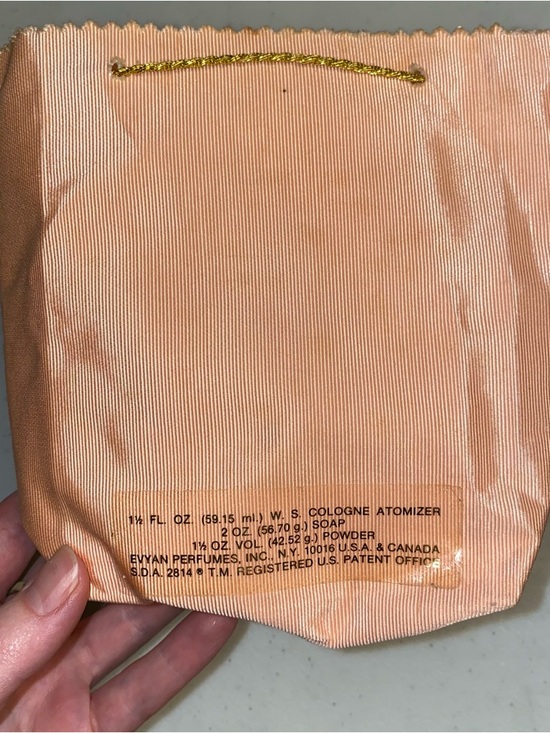 Vintage White Shoulders by Evyan Drawstring Cosmetic Pouch - Picture 4 of 6